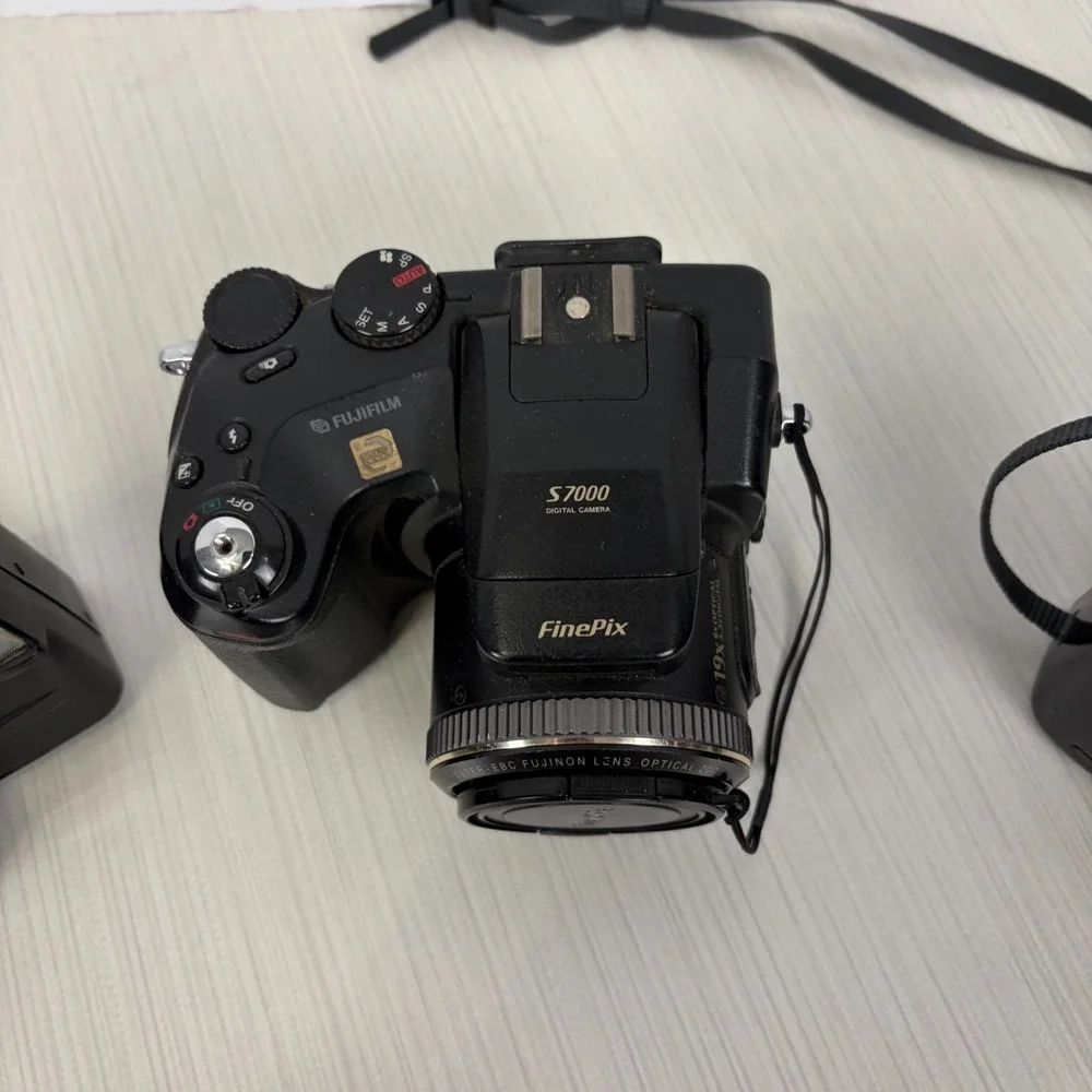 Lot Of 4 Cameras For PARTS OR REPAIR ONLY (Read Description)